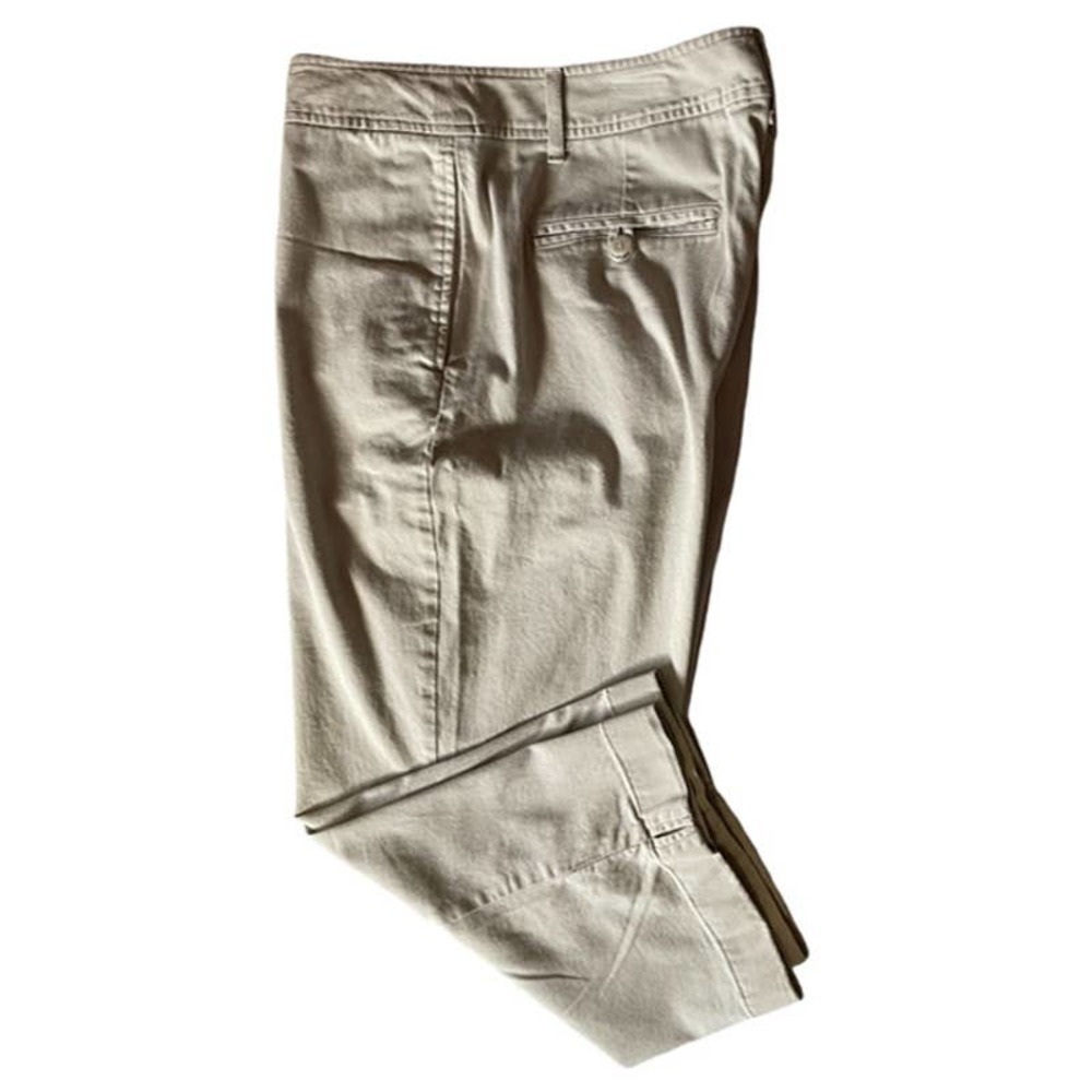 𝅺L.L. Bean Khaki Crop Pants Size 14